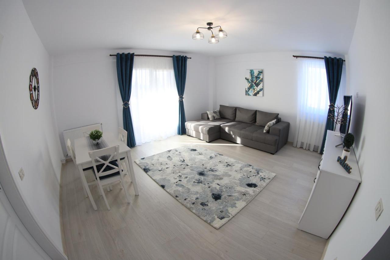 White Apartment Gura Humorului, Bucovina, Voronet Luaran gambar